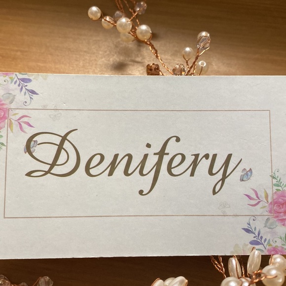 Beautiful Rhinestone and pearl wedding headband - Picture 3 of 7